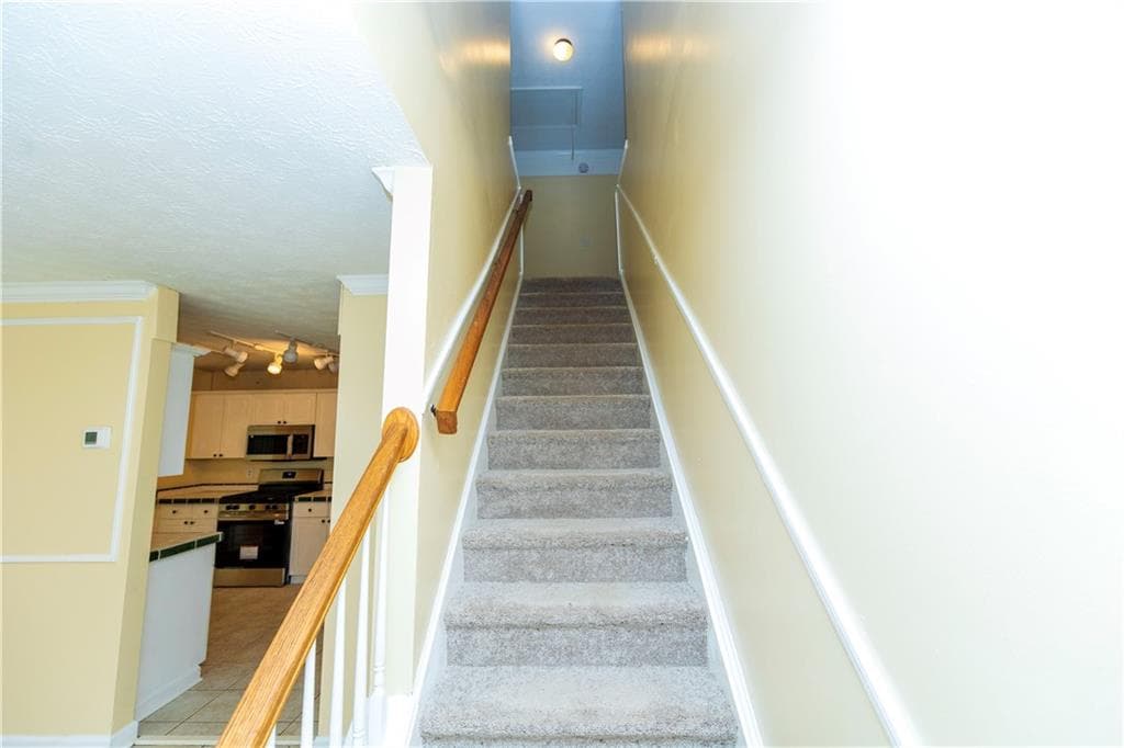 3 bedroom, 3 bathroom, 1,515 sq ft single family residence for sale at 3740 Maple Valley Drive, Cumming, GA 30040 — photo 8