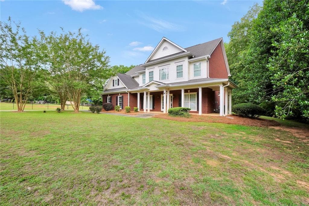 5 bedroom, 3 bathroom, 3,263 sq ft single family residence under contract at 1731 Snapping Shoals Road, Mcdonough, GA 30252 — photo 6