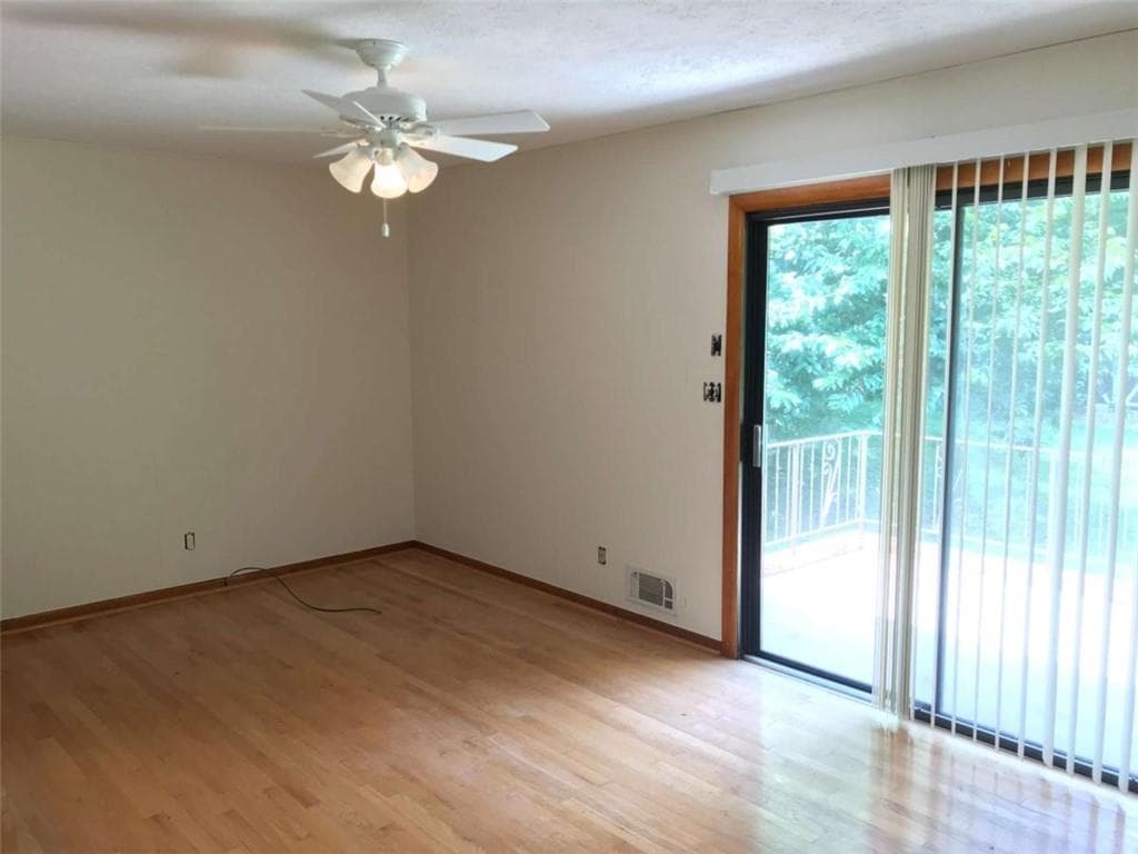 3 bedroom, 2 bathroom, 1,423 sq ft single family residence for rent at 1321 Mary Dale Drive, Lilburn, GA 30047 for $1,750 a month — photo 3