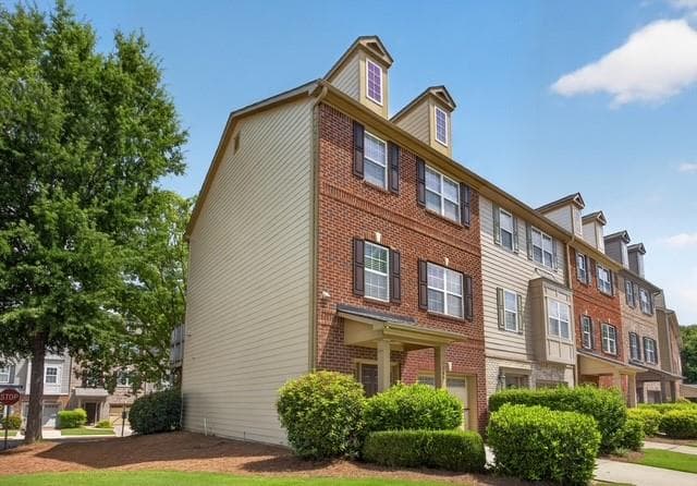 3 bedroom, 4 bathroom, 1,992 sq ft townhouse for sale at 1369 Dolcetto Trace 8, Kennesaw, GA 30152 — photo 3
