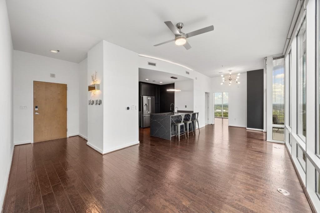 1 bedroom, 1 bathroom, 851 sq ft condominium for sale at 923 Peachtree Street 2035, Atlanta, GA 30309 — photo 3