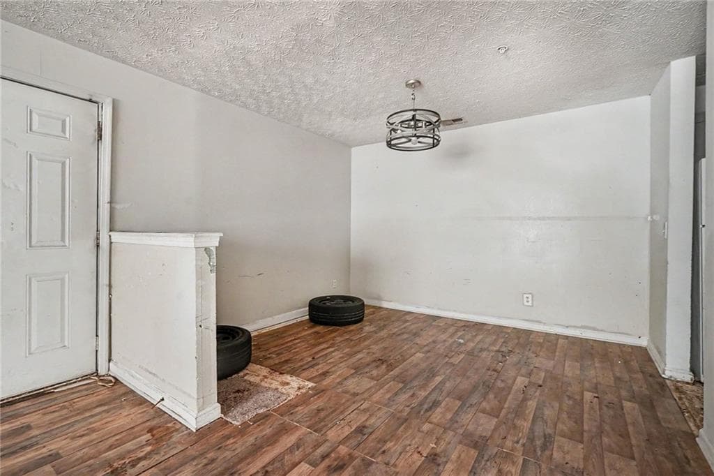3 bedroom, 2 bathroom, 1,292 sq ft condominium for sale at 2202 Fairington Village Drive, Lithonia, GA 30038 — photo 5