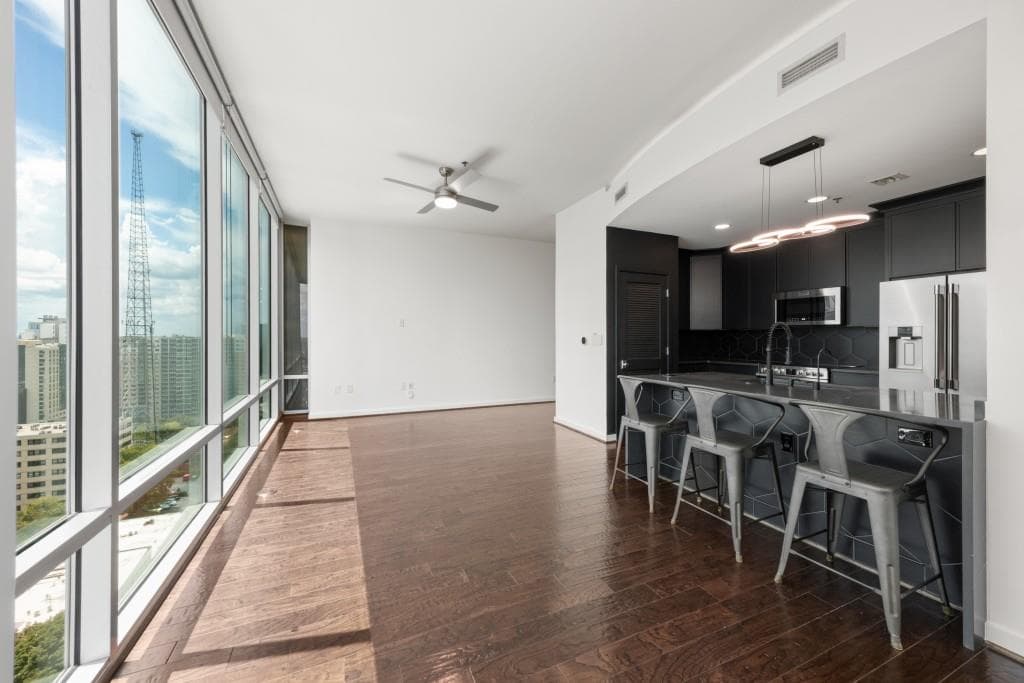 1 bedroom, 1 bathroom, 851 sq ft condominium for sale at 923 Peachtree Street 2035, Atlanta, GA 30309 — photo 9