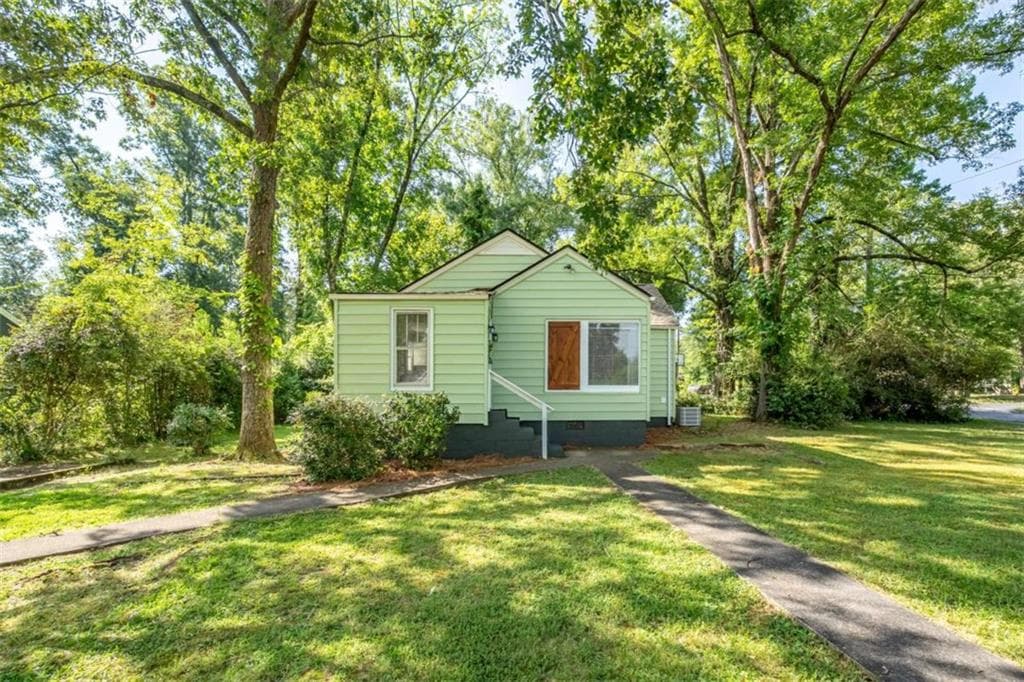 2 bedroom, 1 bathroom, 886 sq ft single family residence under contract at 115 Brookwood Avenue, Rome, GA 30165