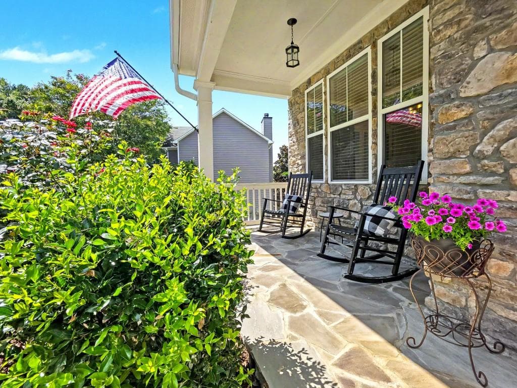 5 bedroom, 4 bathroom, 3,128 sq ft single family residence for sale at 73 Lilyfield Lane, Acworth, GA 30101 — photo 2