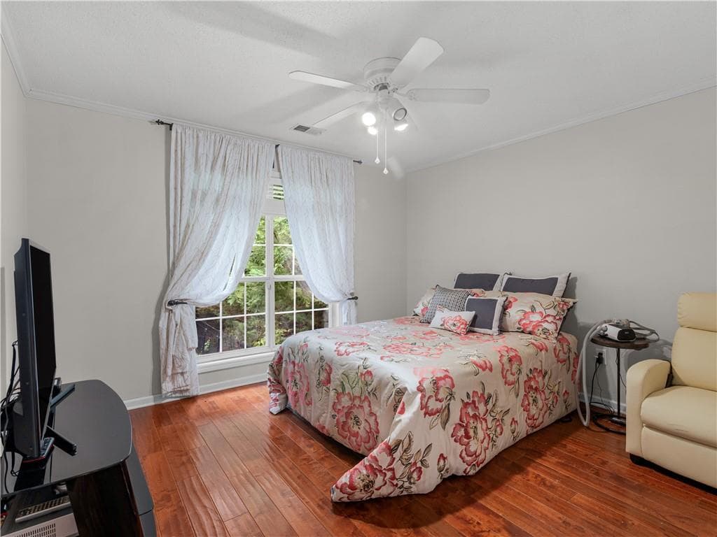 3 bedroom, 2 bathroom, 2,051 sq ft single family residence for sale at 195 Galway Bend, Tyrone, GA 30290 — photo 7
