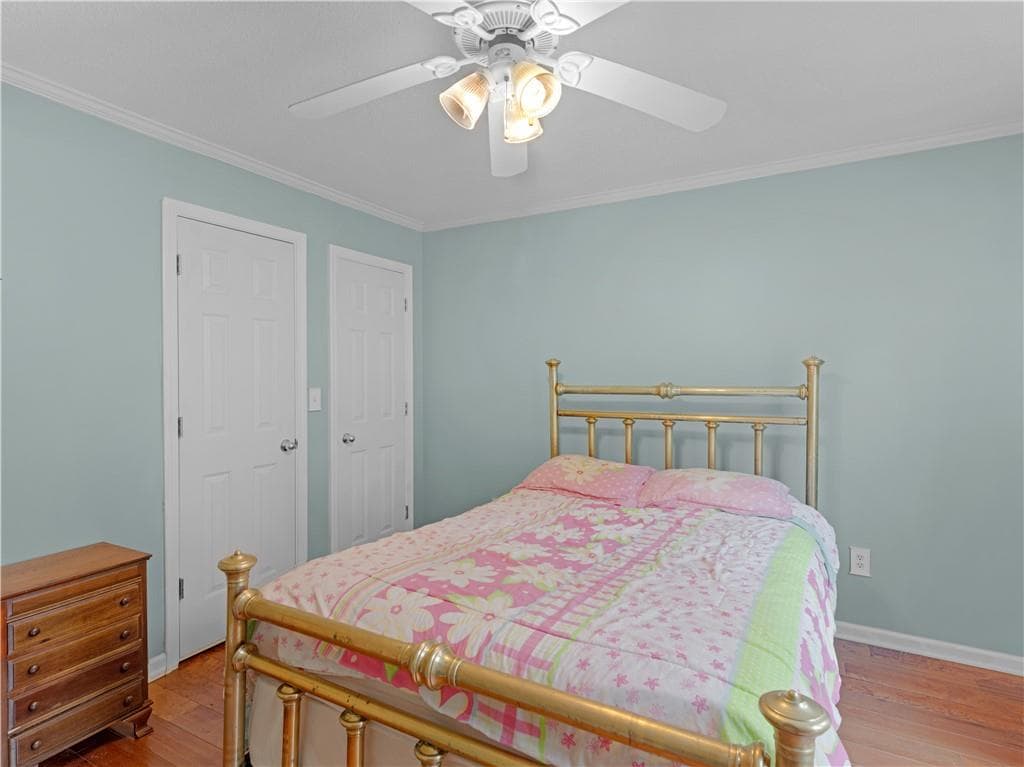 3 bedroom, 2 bathroom, 2,051 sq ft single family residence for sale at 195 Galway Bend, Tyrone, GA 30290 — photo 9