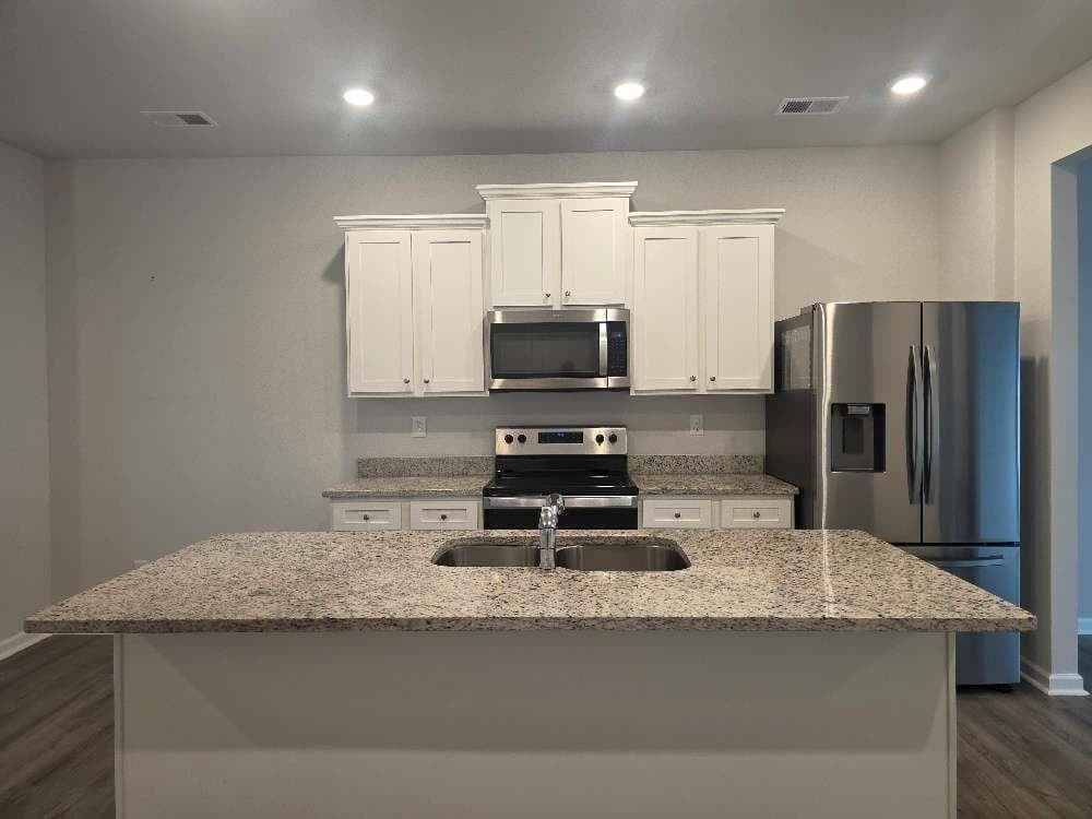 3 bedroom, 3 bathroom, 1,500 sq ft townhouse for sale at 4353 Smithgall Court, Union City, GA 30291 — photo 1 of 24