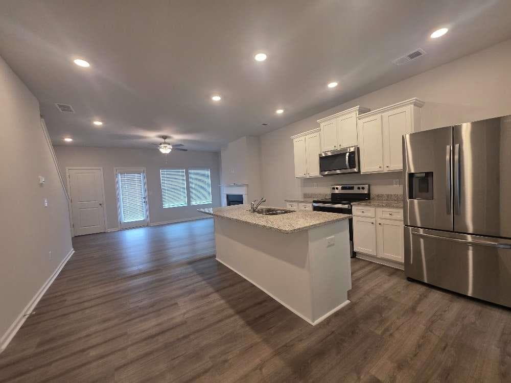 3 bedroom, 3 bathroom, 1,500 sq ft townhouse for sale at 4353 Smithgall Court, Union City, GA 30291 — photo 4
