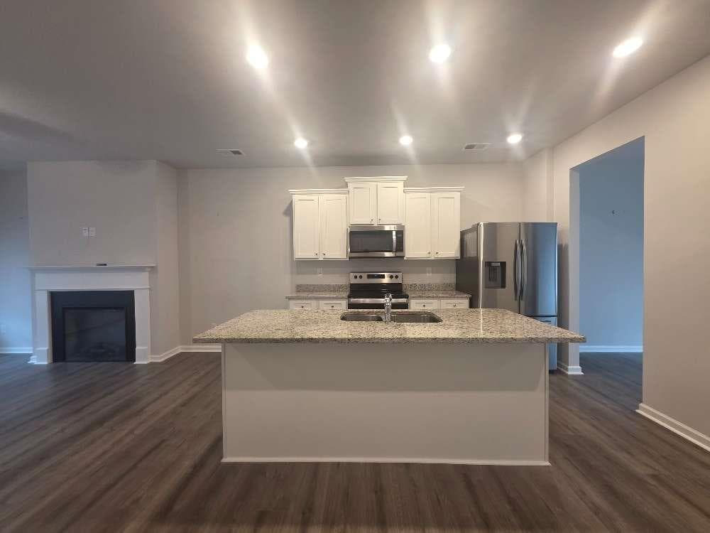 3 bedroom, 3 bathroom, 1,500 sq ft townhouse for sale at 4353 Smithgall Court, Union City, GA 30291 — photo 6