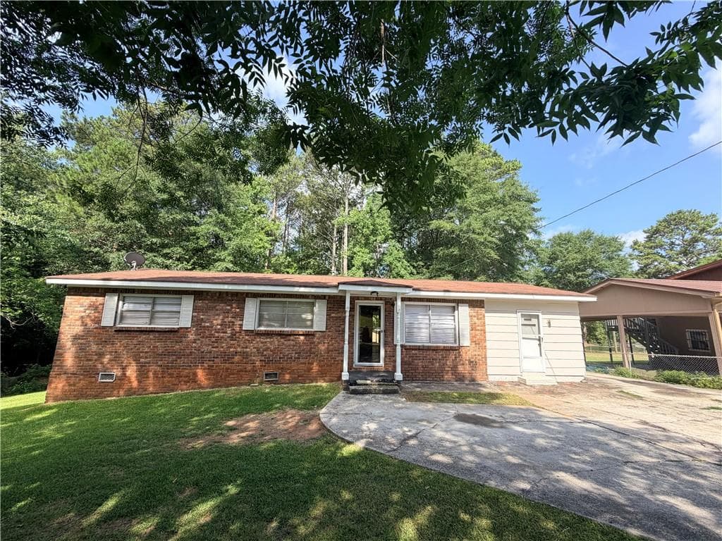 3 bedroom, 1 bathroom, 1,344 sq ft single family residence for sale at 7132 Green Acres Court, Covington, GA 30014