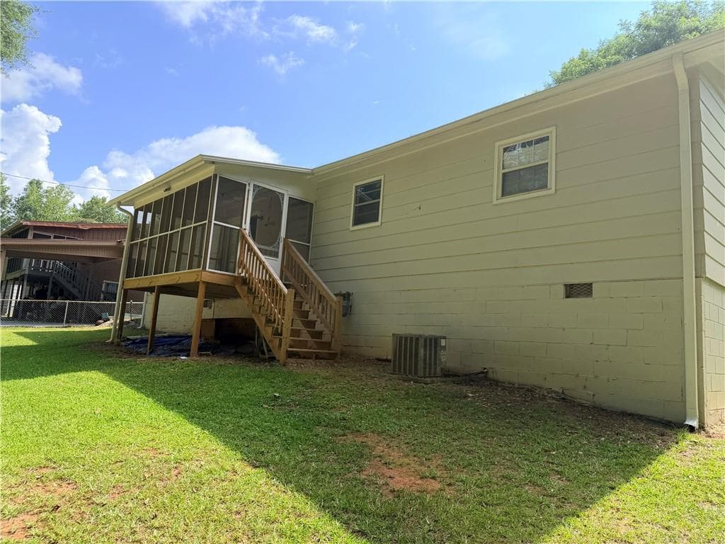 3 bedroom, 1 bathroom, 1,344 sq ft single family residence for sale at 7132 Green Acres Court, Covington, GA 30014 — photo 4