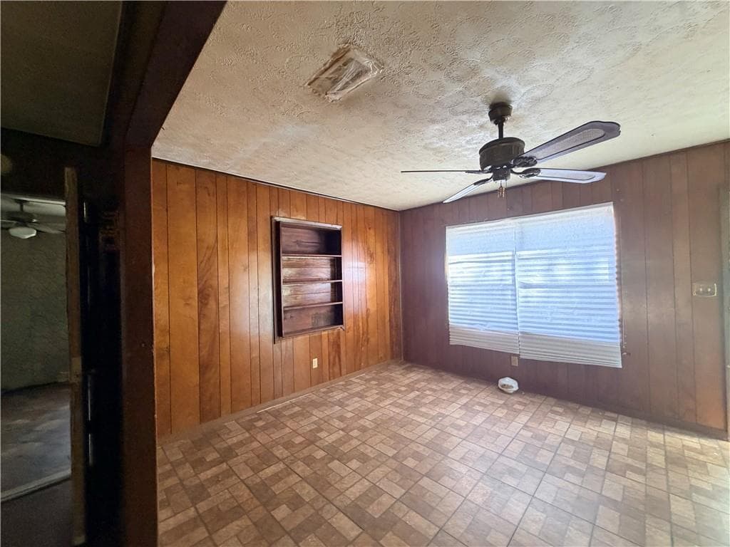 3 bedroom, 1 bathroom, 1,344 sq ft single family residence for sale at 7132 Green Acres Court, Covington, GA 30014 — photo 5