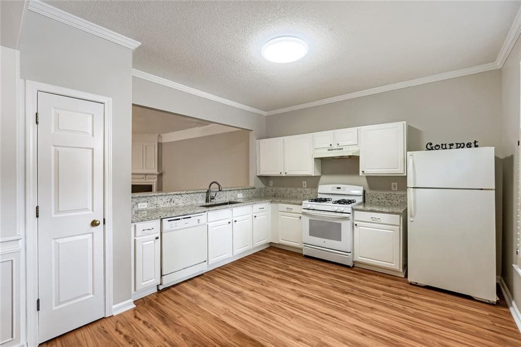 3 bedroom, 3 bathroom, 1,428 sq ft townhouse for rent at 5225 Reps Trace, Norcross, GA 30071 for $2,100 a month — photo 2