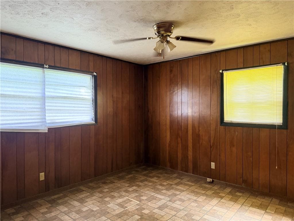 3 bedroom, 1 bathroom, 1,344 sq ft single family residence for sale at 7132 Green Acres Court, Covington, GA 30014 — photo 8