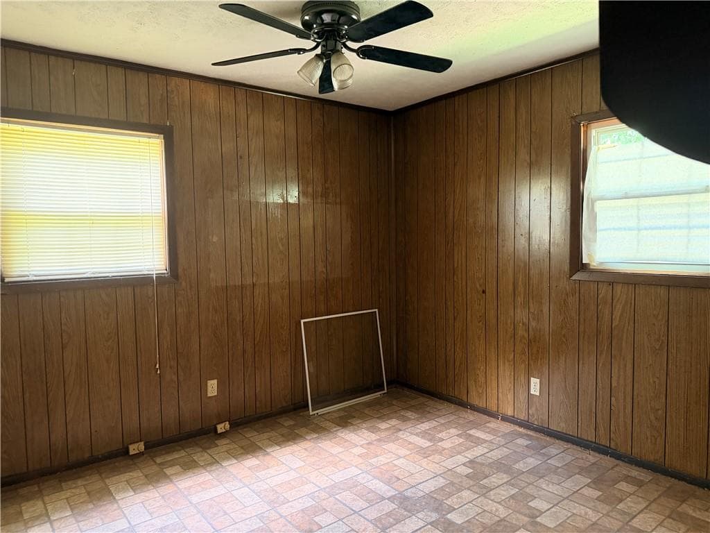3 bedroom, 1 bathroom, 1,344 sq ft single family residence for sale at 7132 Green Acres Court, Covington, GA 30014 — photo 9
