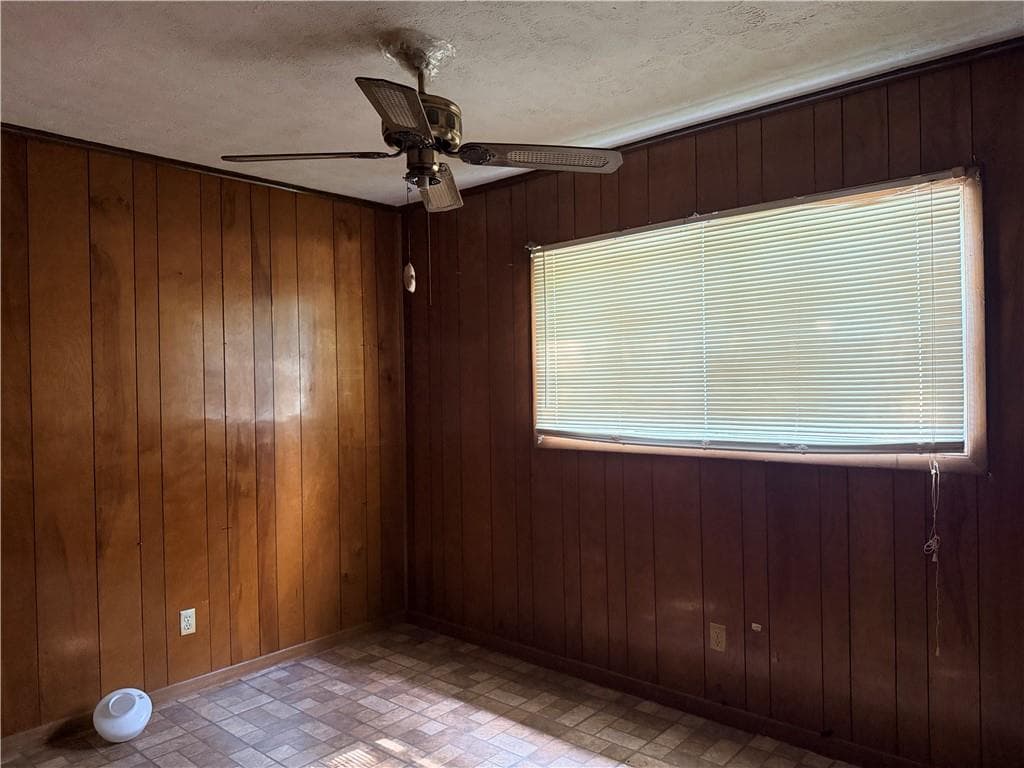 3 bedroom, 1 bathroom, 1,344 sq ft single family residence for sale at 7132 Green Acres Court, Covington, GA 30014 — photo 10