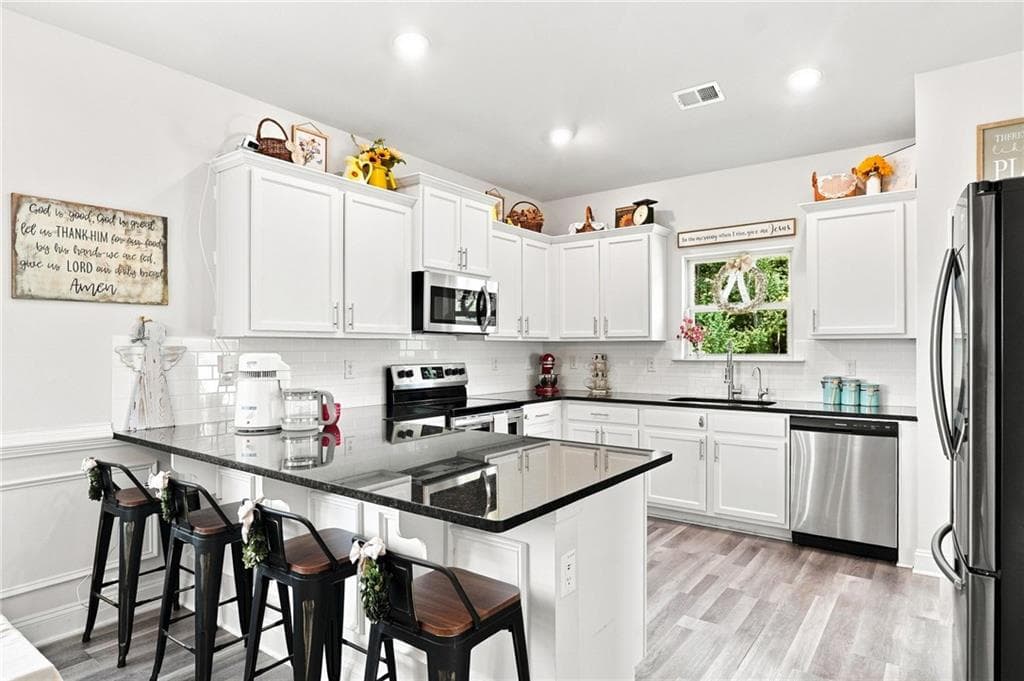3 bedroom, 2 bathroom, 2,105 sq ft single family residence for sale at 173 Bramlett Ridge Drive, Dallas, GA 30157 — photo 3