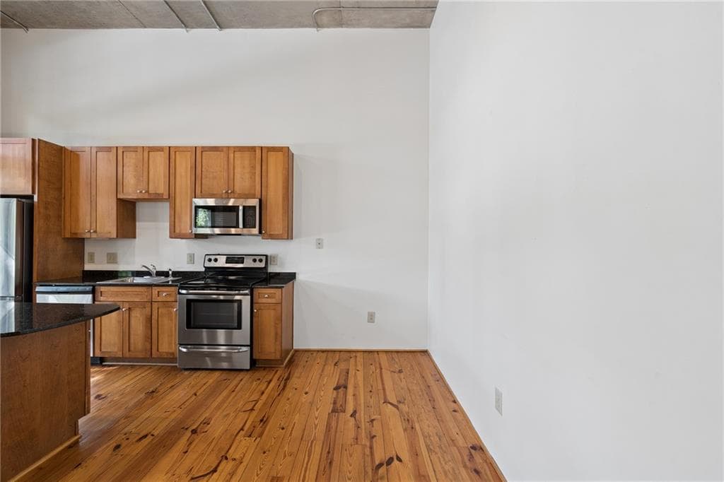 1 bedroom, 1 bathroom, 882 sq ft condominium for sale at 6105 Blue Stone Road 101, Sandy Springs, GA 30328 — photo 5