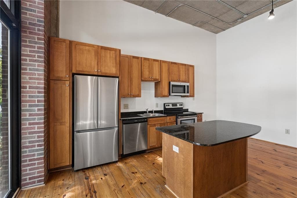 1 bedroom, 1 bathroom, 882 sq ft condominium for sale at 6105 Blue Stone Road 101, Sandy Springs, GA 30328 — photo 6