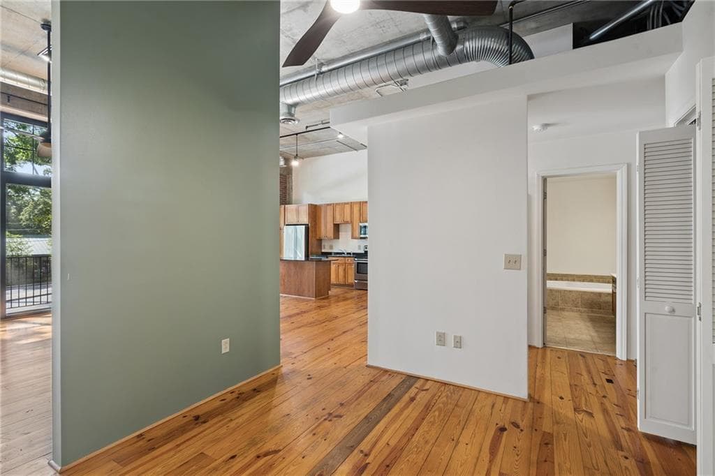 1 bedroom, 1 bathroom, 882 sq ft condominium for sale at 6105 Blue Stone Road 101, Sandy Springs, GA 30328 — photo 10