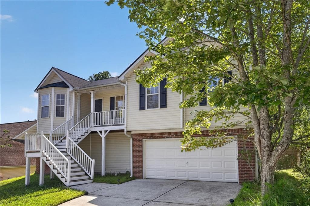 3 bedroom, 2 bathroom, 1,315 sq ft single family residence under contract at 305 Bainbridge Circle, Dallas, GA 30132 — photo 3
