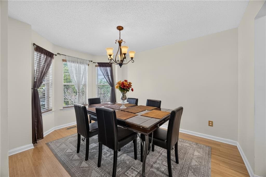 3 bedroom, 2 bathroom, 1,315 sq ft single family residence under contract at 305 Bainbridge Circle, Dallas, GA 30132 — photo 8