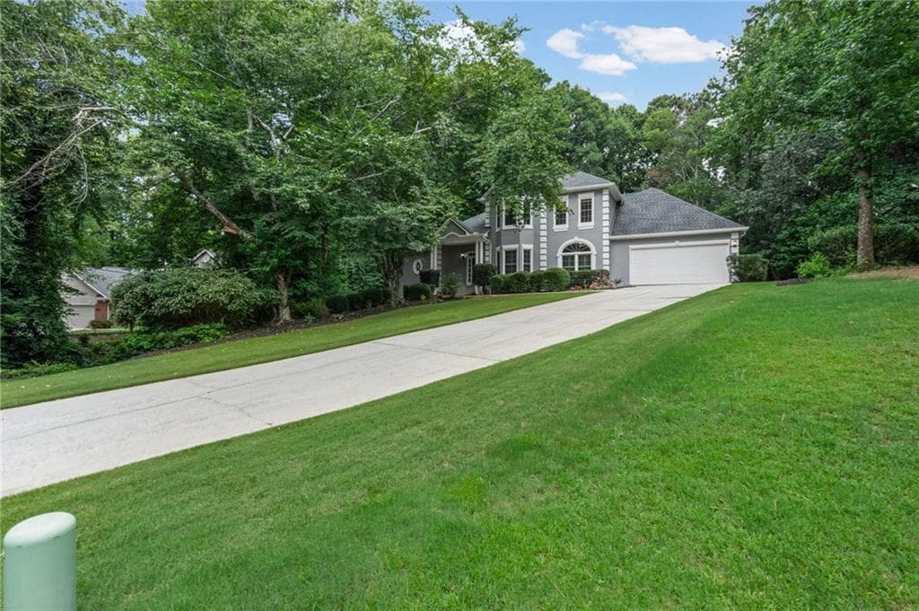 6 bedroom, 4 bathroom, 3,484 sq ft single family residence for rent at 11355 Vedrines Drive, Alpharetta, GA 30022 for $4,000 a month — photo 3