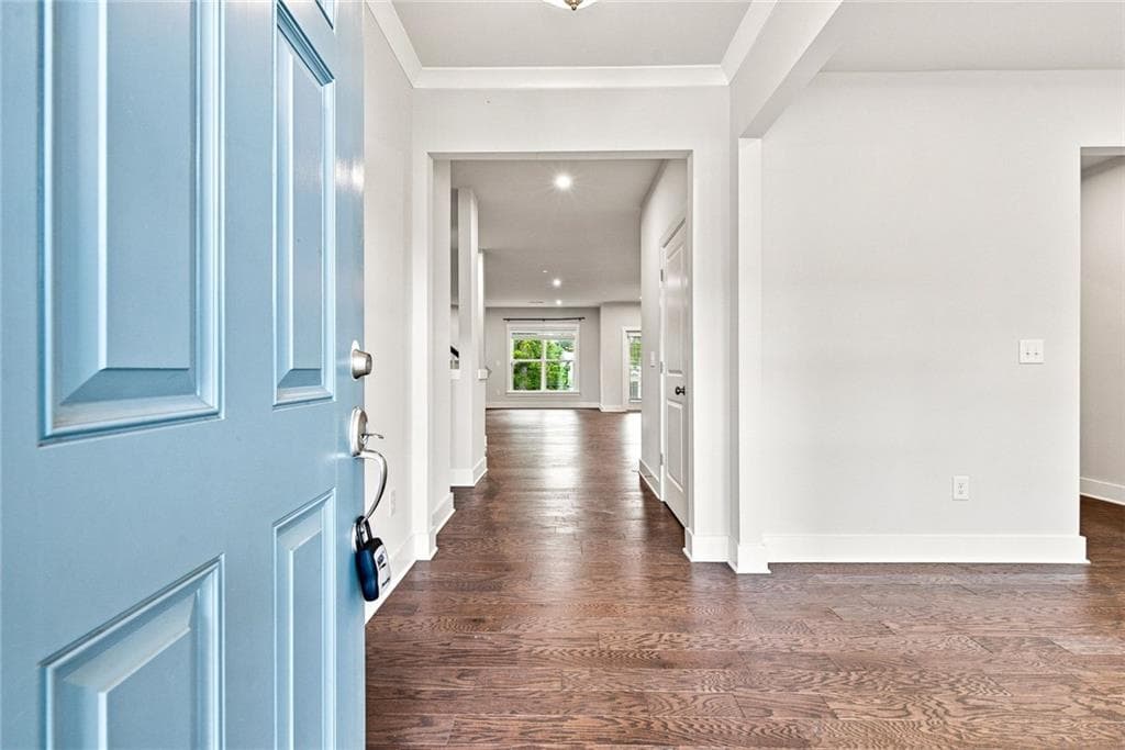 5 bedroom, 4 bathroom, 5,020 sq ft single family residence for rent at 411 Riverclub Road, Acworth, GA 30101 for $3,200 a month — photo 2