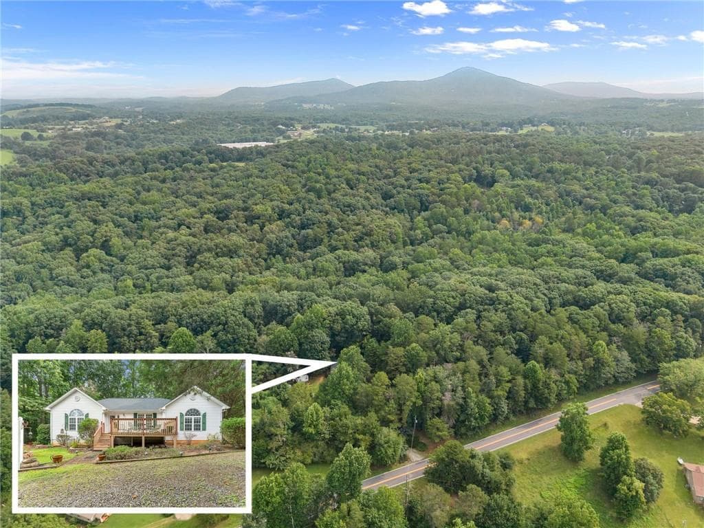 4 bedroom, 3 bathroom, 1,787 sq ft single family residence under contract at 6140 Henry Smith Road, Murrayville, GA 30564 — photo 3