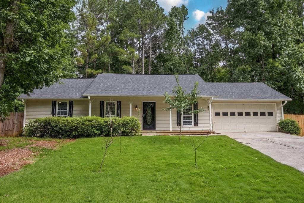 3 bedroom, 2 bathroom, 1,408 sq ft single family residence under contract at 3617 Parkside Court, Peachtree Corners, GA 30092