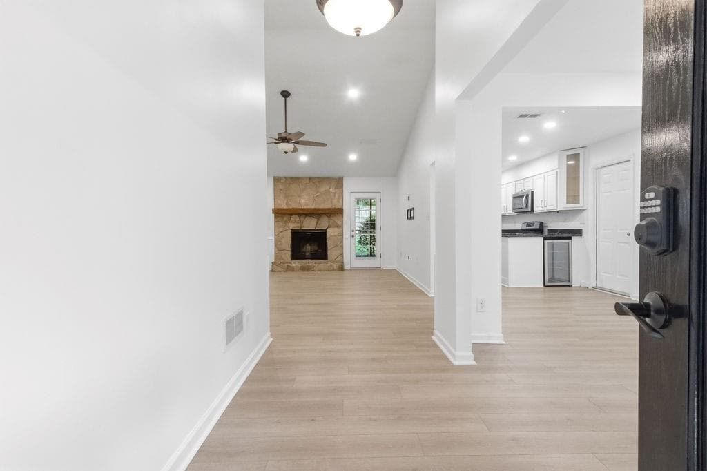 3 bedroom, 2 bathroom, 1,408 sq ft single family residence under contract at 3617 Parkside Court, Peachtree Corners, GA 30092 — photo 5