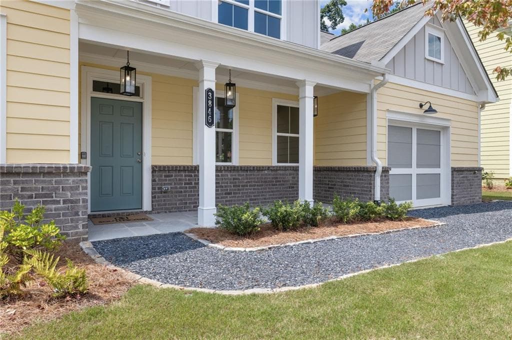 4 bedroom, 3 bathroom, 2,030 sq ft single family residence for sale at 3846 Cottage Circle, Clarkston, GA 30021 — photo 2