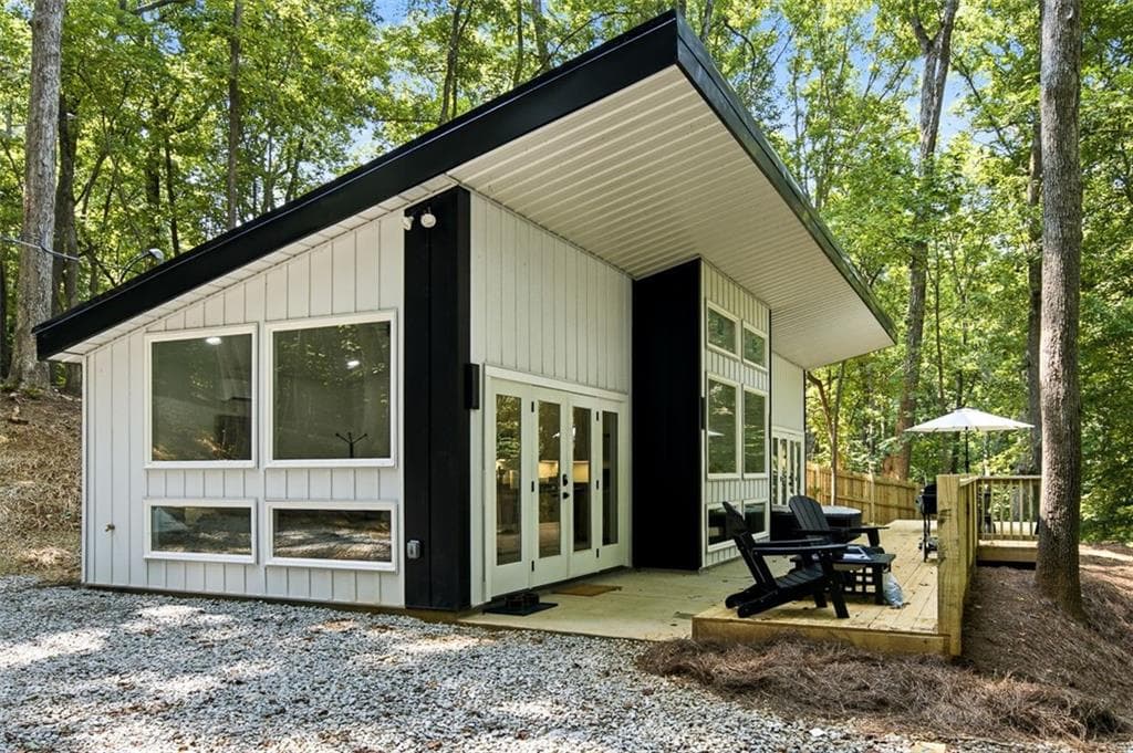 2 bedroom, 2 bathroom, 900 sq ft single family residence for rent at 3203 Navajo Circle, Gainesville, GA 30501 for $2,500 a month — photo 3