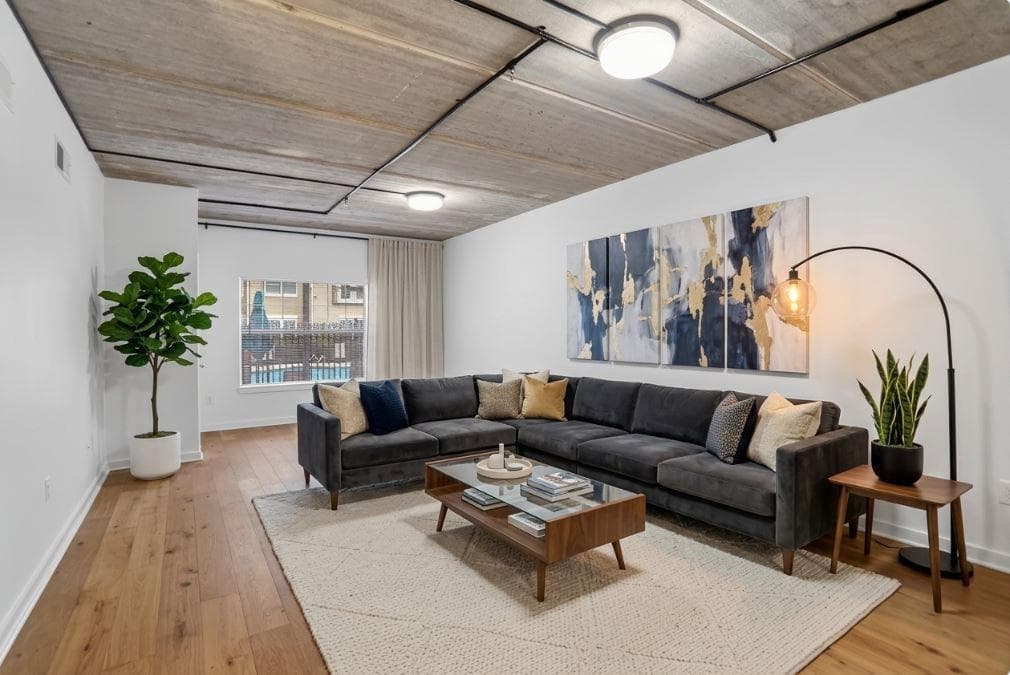 1 bedroom, 1 bathroom, 1,094 sq ft condominium for sale at 800 Peachtree Street 2104, Atlanta, GA 30308