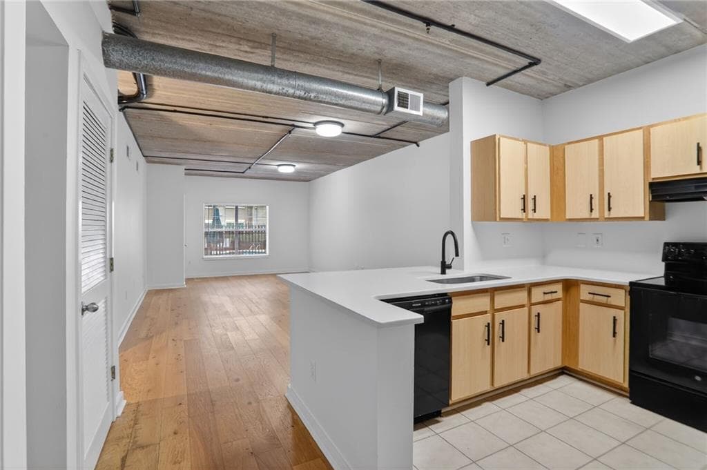 1 bedroom, 1 bathroom, 1,094 sq ft condominium for sale at 800 Peachtree Street 2104, Atlanta, GA 30308 — photo 4