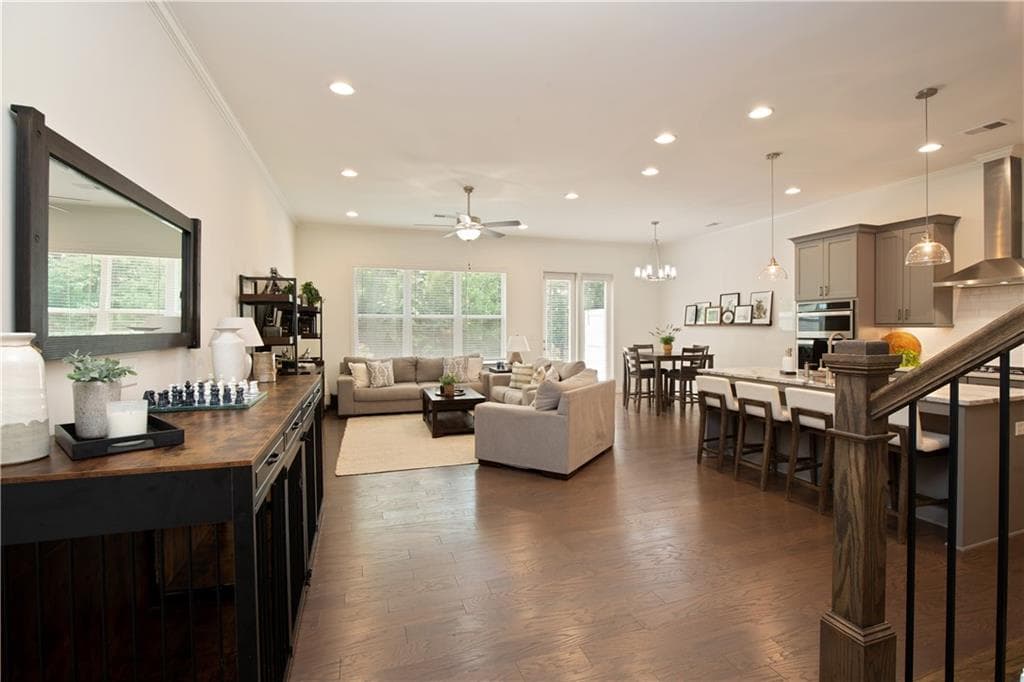 4 bedroom, 4 bathroom, 2,802 sq ft townhouse under contract at 20034 Windalier Way, Roswell, GA 30076 — photo 3