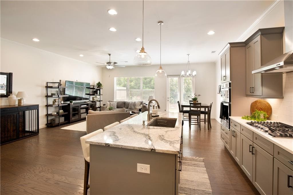 4 bedroom, 4 bathroom, 2,802 sq ft townhouse under contract at 20034 Windalier Way, Roswell, GA 30076 — photo 10