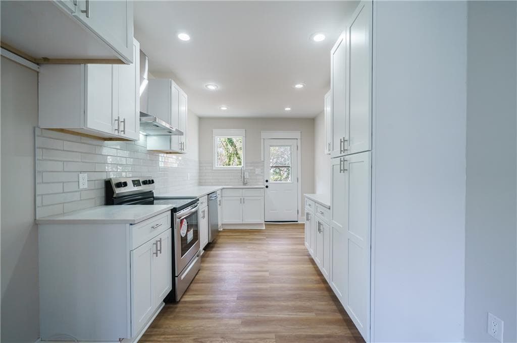 3 bedroom, 3 bathroom, 1,344 sq ft single family residence for sale at 1081 Smith Street, Atlanta, GA 30310 — photo 7