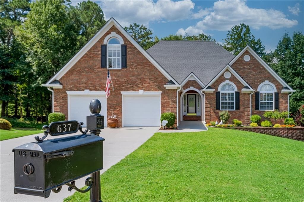 5 bedroom, 4 bathroom, 4,179 sq ft single family residence for sale at 637 Glen Valley Way, Dacula, GA 30019 — photo 2