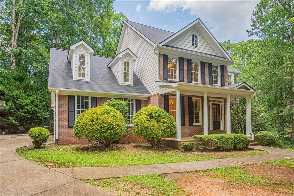 6 bedroom, 5 bathroom, 3,121 sq ft single family residence for sale at 125 Lake Laurel Drive, Dahlonega, GA 30533 — photo 2