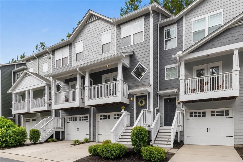3 bedroom, 4 bathroom, 1,632 sq ft townhouse for sale at 1472 Liberty Parkway, Atlanta, GA 30318 — photo 2