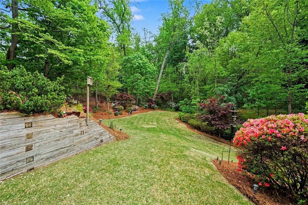 6 bedroom, 5 bathroom, 4,548 sq ft single family residence under contract at 589 Vinings Springs Drive, Mableton, GA 30126 — photo 5