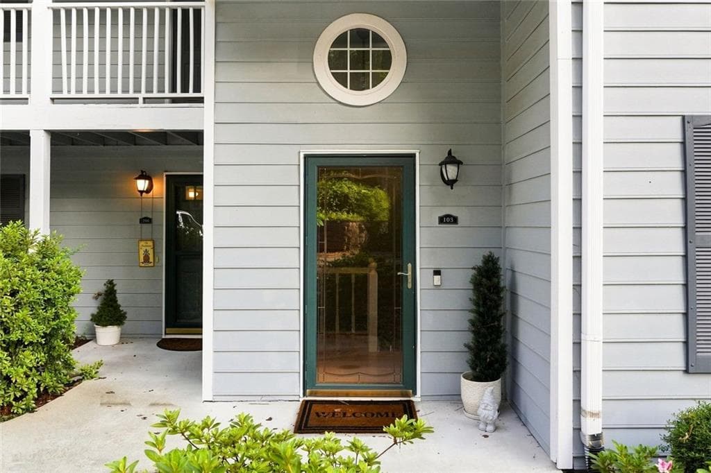 1 bedroom, 1 bathroom, 1,214 sq ft condominium for sale at 3940 Riverlook Parkway 103, Marietta, GA 30067 — photo 2