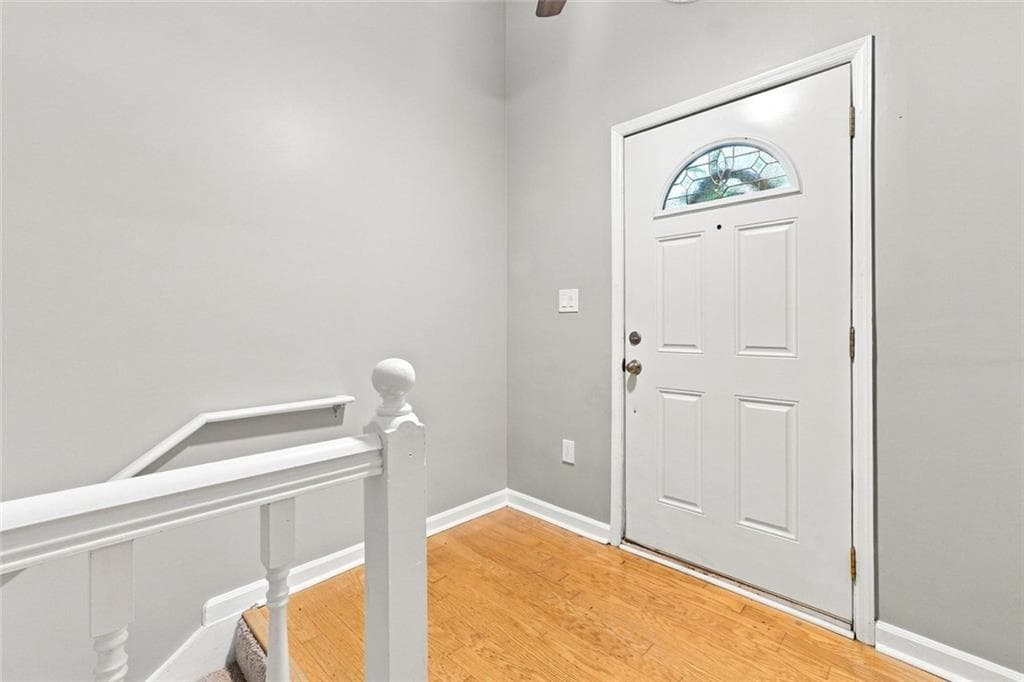 1 bedroom, 1 bathroom, 1,214 sq ft condominium for sale at 3940 Riverlook Parkway 103, Marietta, GA 30067 — photo 3