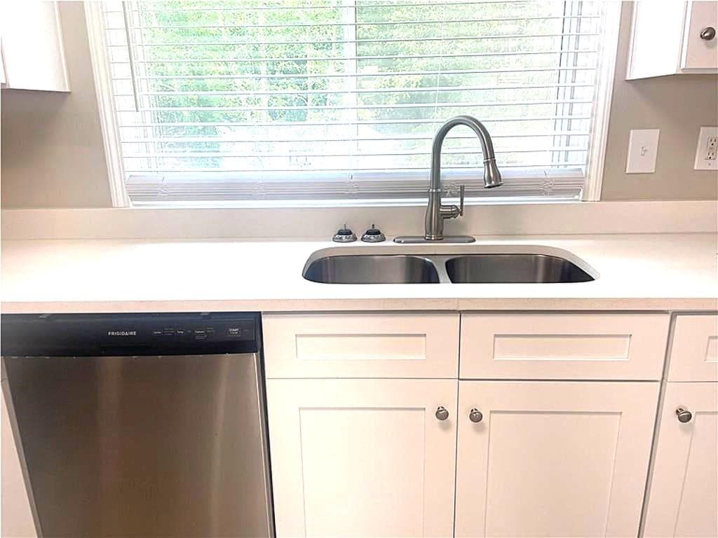 4 bedroom, 2 bathroom, 1,204 sq ft single family residence for rent at 3205 Brownlee Way, Lawrenceville, GA 30044 for $2,499 a month — photo 8