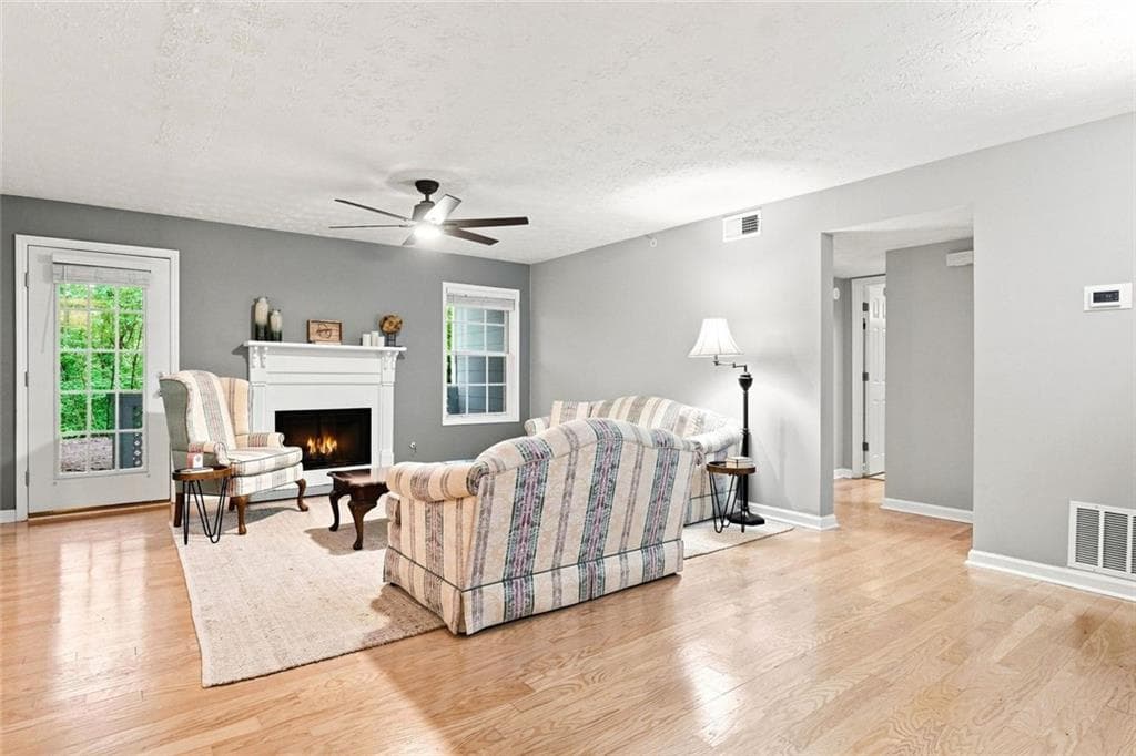 1 bedroom, 1 bathroom, 1,214 sq ft condominium for sale at 3940 Riverlook Parkway 103, Marietta, GA 30067 — photo 7