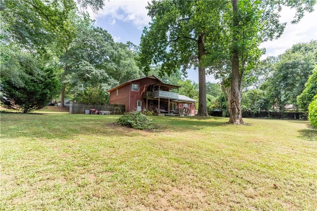 4 bedroom, 3 bathroom, 1,844 sq ft single family residence for sale at 111 Willow, Commerce, GA 30529 — photo 4