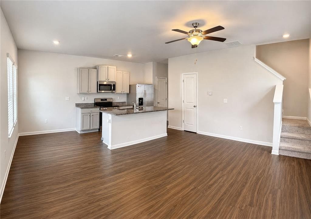 4 bedroom, 3 bathroom, 2,304 sq ft single family residence for rent at 120 Heard Lane, Covington, GA 30014 for $2,200 a month — photo 3
