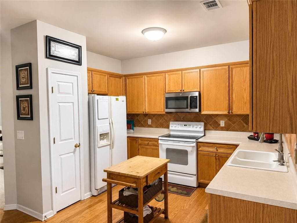 4 bedroom, 3 bathroom, 2,482 sq ft single family residence for sale at 1423 Lady Slipper Court, Kennesaw, GA 30152 — photo 10